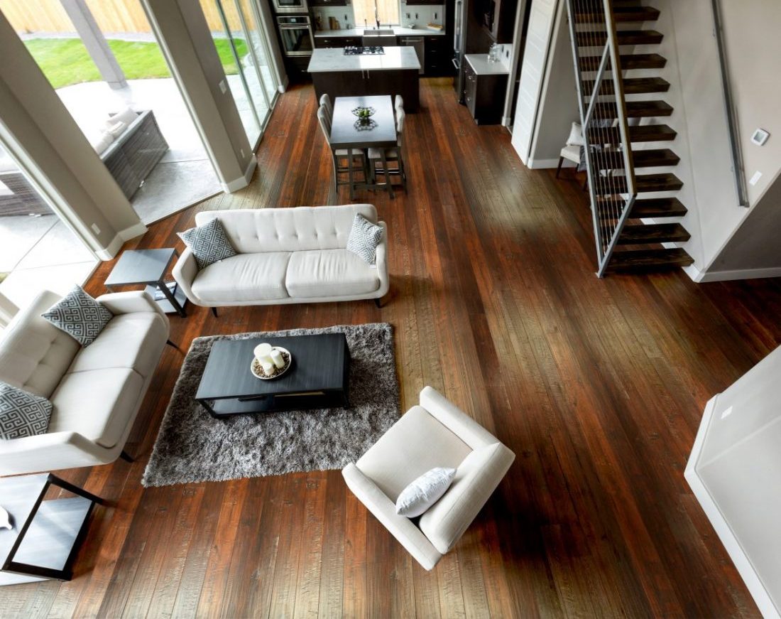 Johnson Hardwood English Pub Smoked Bourbon – maple engineered hardwood room scene